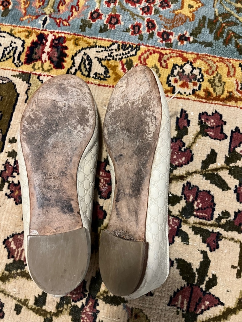 Gucci White Leather Monogram Ballet Flats with Bow - Picture 3 of 5